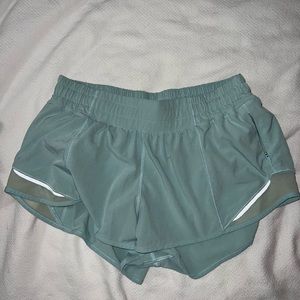 Lululemon Hotty Hot Shorts size 8